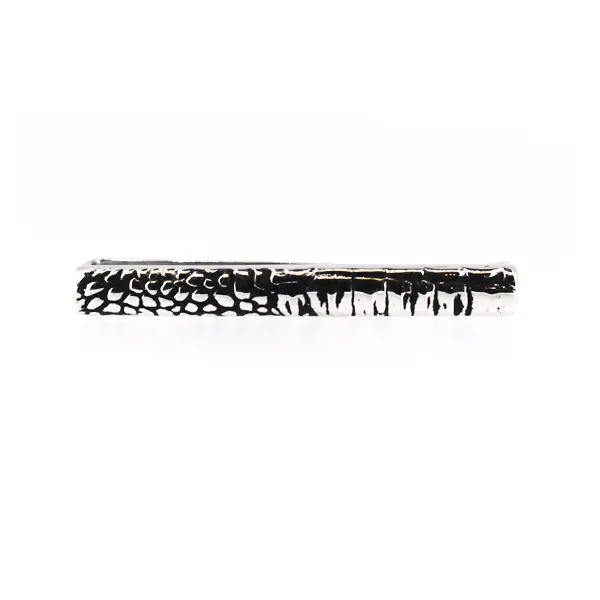 Crocodile scale relief tie bar.